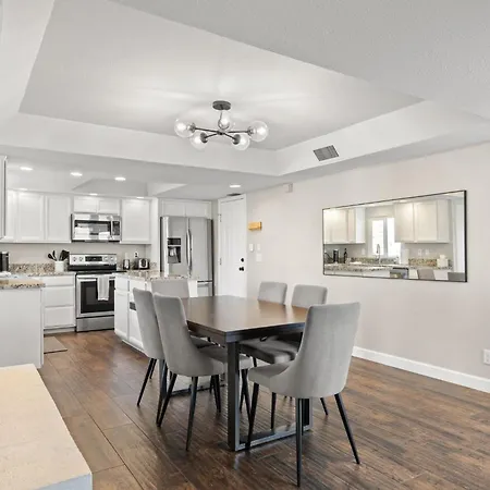 Charming Patio Home W/ Community Pool, Wfh Setups, 10 Min Walk To Old Town!